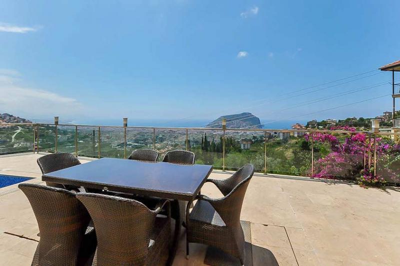 Luxusvilla mit Niveau in bester Lage mit super Panoramablick in Alanya Luxusvilla mit Niveau in bester Lage mit super Panoramablick in Alanya