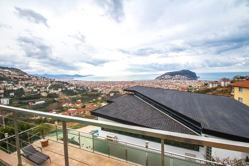 Luxuriöse, futuristische und eine der modernsten Villen Alanya Tepe PREISSENKUNG Luxuriöse, futuristische und eine der modernsten Villen Alanya Tepe PREISSENKUNG