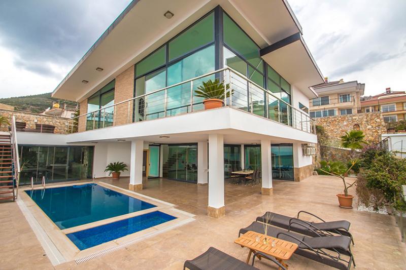 Luxuriöse, futuristische und eine der modernsten Villen Alanya Tepe PREISSENKUNG Luxuriöse, futuristische und eine der modernsten Villen Alanya Tepe PREISSENKUNG