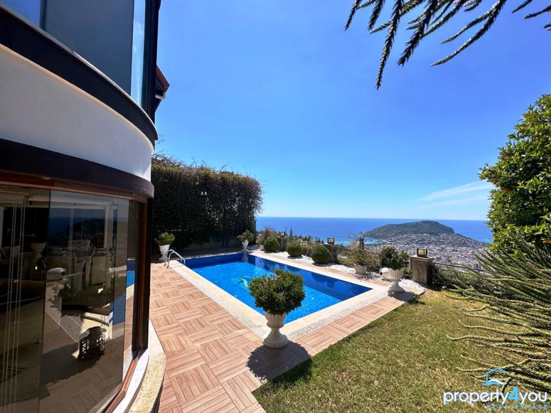 Luxusvilla mit Niveau und atemberaubenden Blick auf den Alanya Burg Berg Luxusvilla mit Niveau und atemberaubenden Blick auf den Alanya Burg Berg